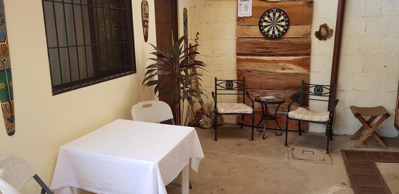 Hostel Dodero Либерия Екстериор снимка